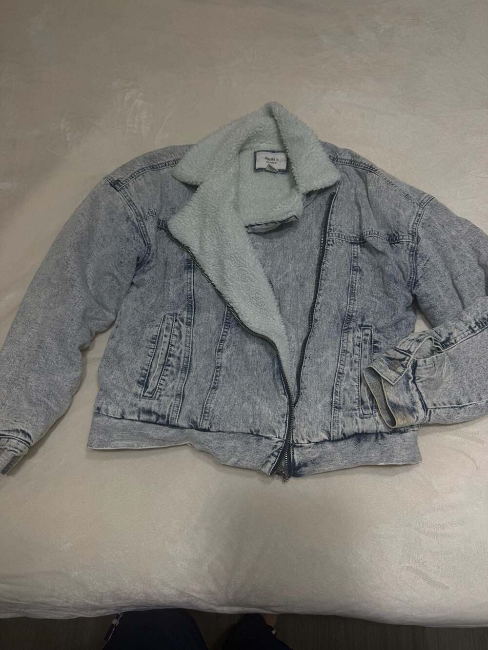 Forever 21 Sherpa Lined Denim Jacket Size S Acid Wash Blue Crop